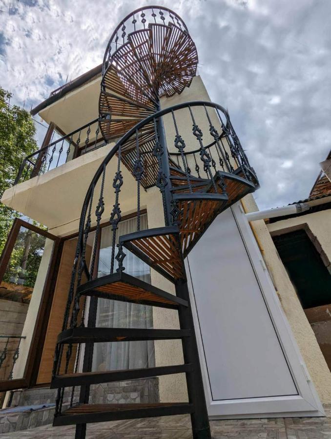 Dati Borjomi Exterior photo